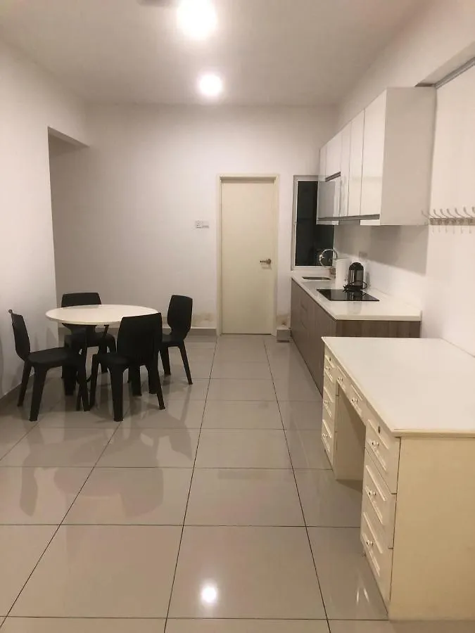 R&C Homestay 5 Ipoh Apartment
